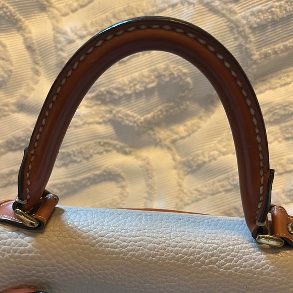 Dooney Bourke hand bag - Picture 6 of 14